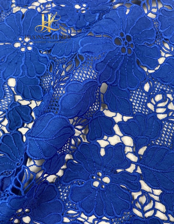 Signature Thread Lace